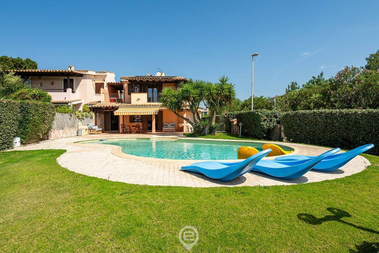Foto 7 von 37: Ferienhaus für 4 Personen mit Pool