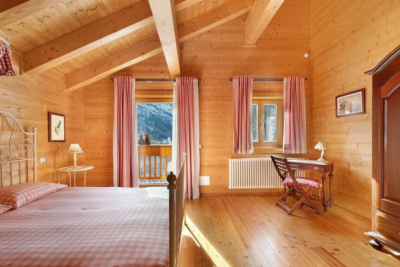 Foto 7 von 47: Zimmer 'Lampon' mit Bergblick, Gemeinschaftsterrasse