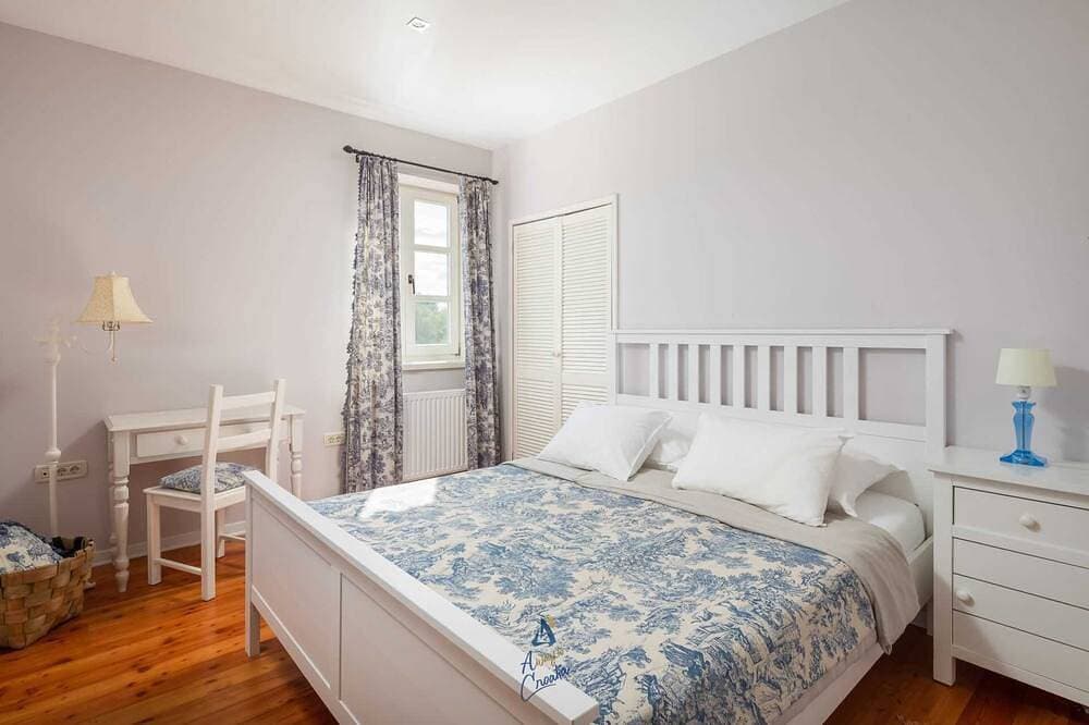 Foto 2 von 30: Charmante Villa mit 4 Schlafzimmern, Pool und Spielplatz