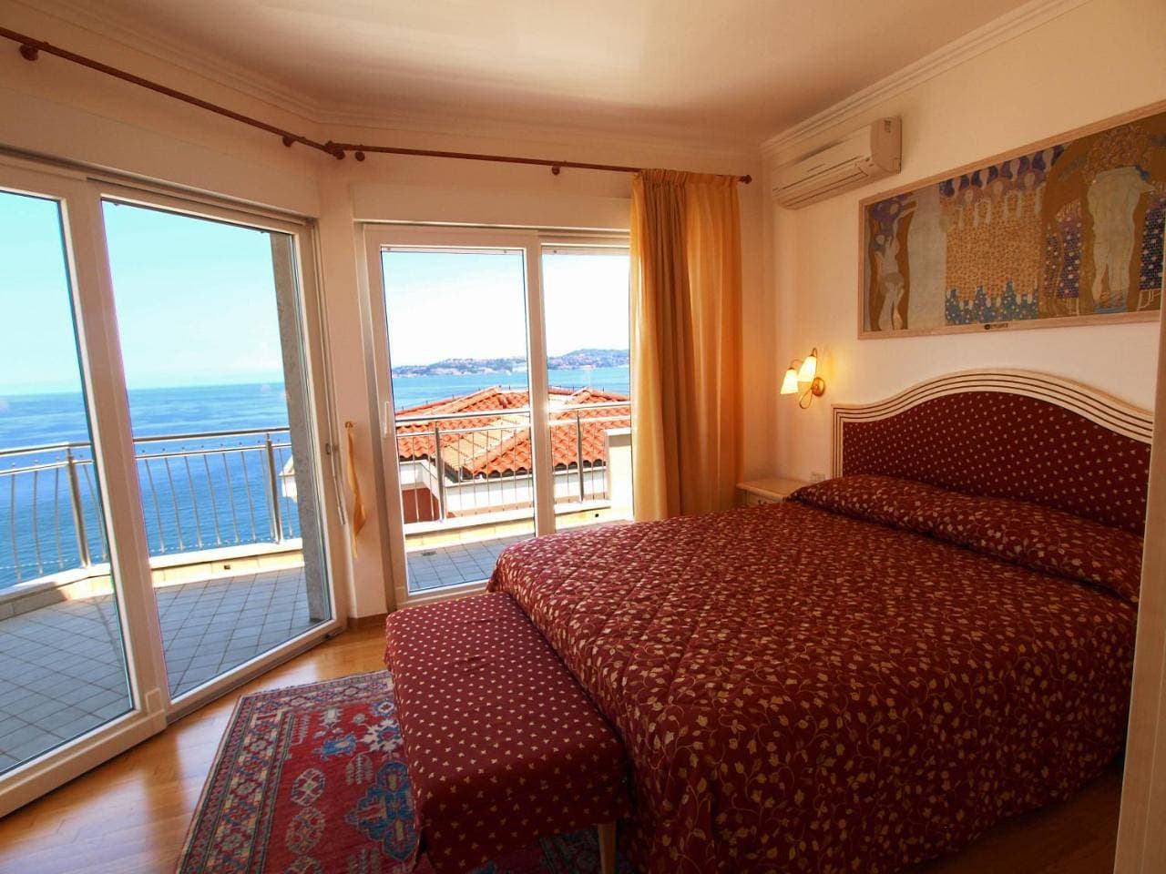 Foto 8 von 23: Three-Bedroom Villa with Private Pool