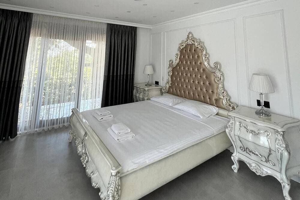 Foto 2 von 30: Cloud Nine by Alara | Luxury Private Pool & Garden Villa