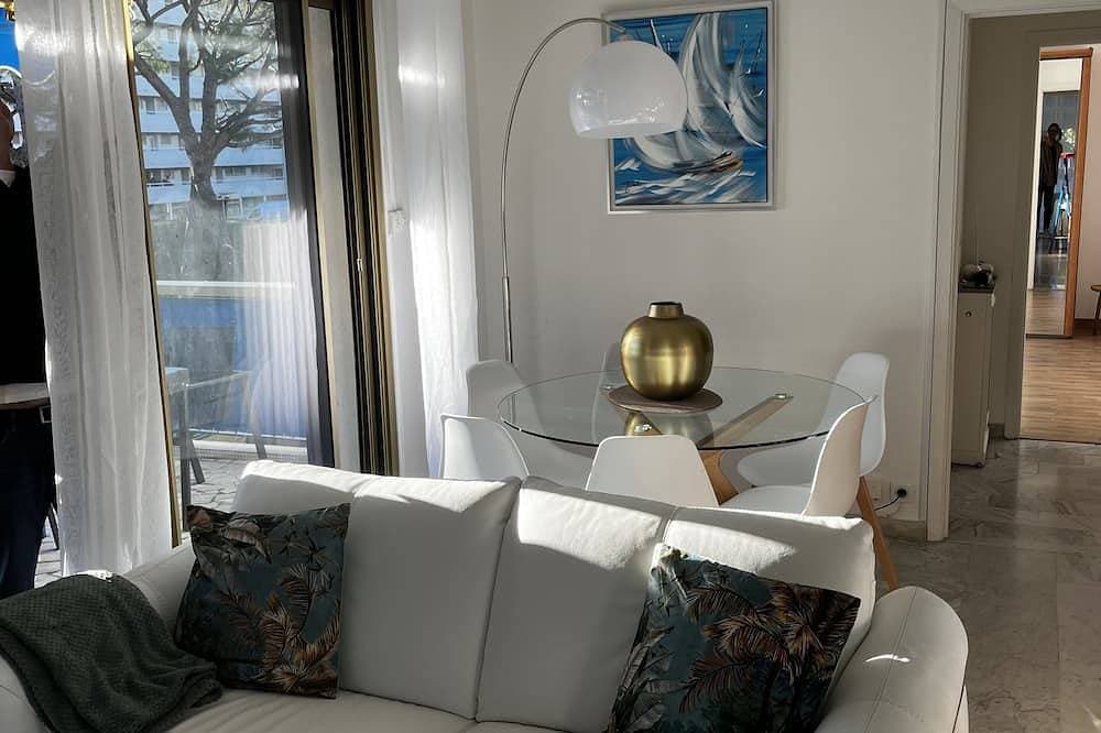Foto 12 von 30: 94m2 air-conditioned apartment sea view, swimming pool 3 bedrooms 50m2 terrace Pkg