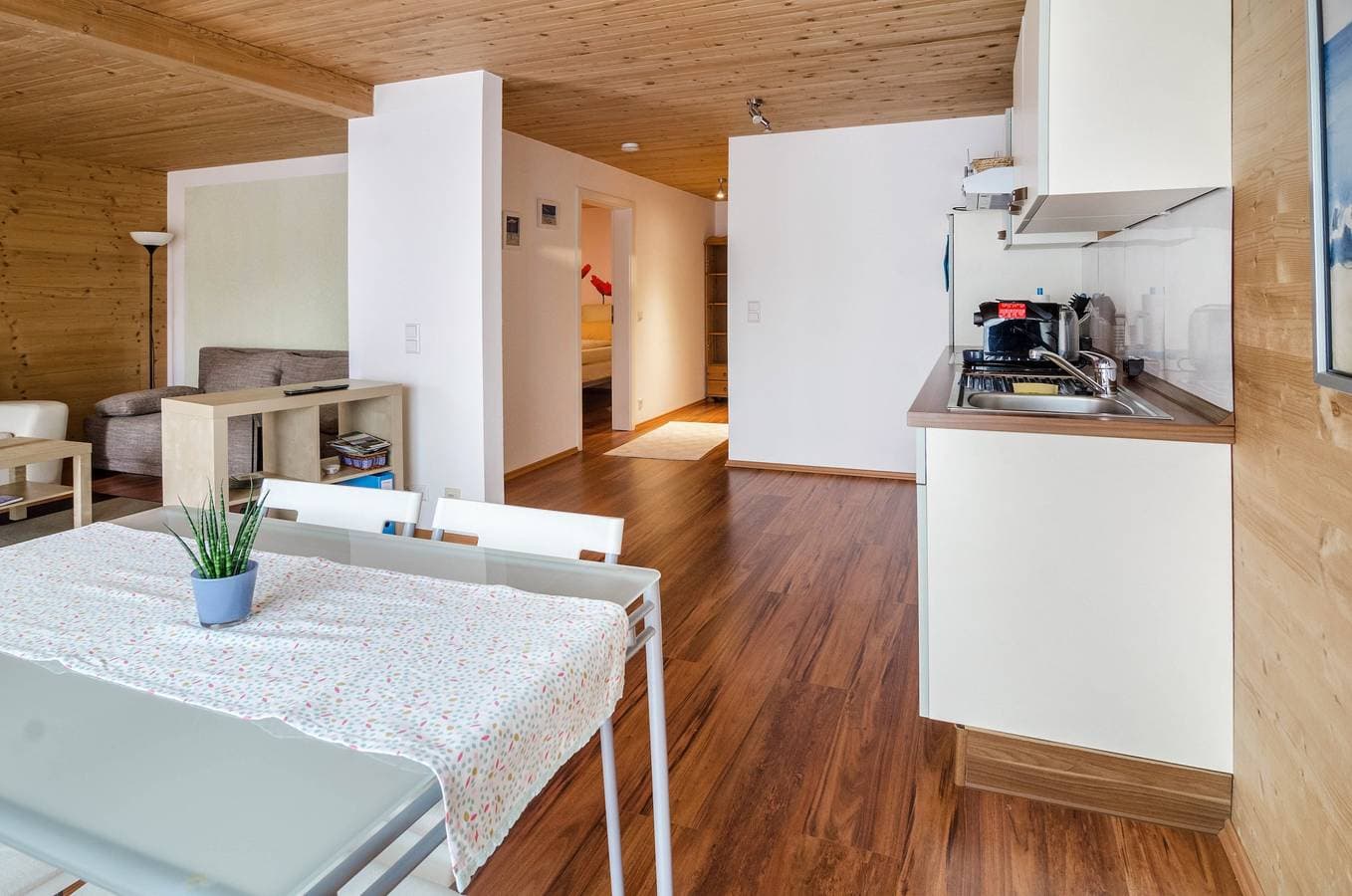 Foto 13 von 23: Ferienwohnung "Untergeschoss" mit WLAN, Terrasse & Garten
