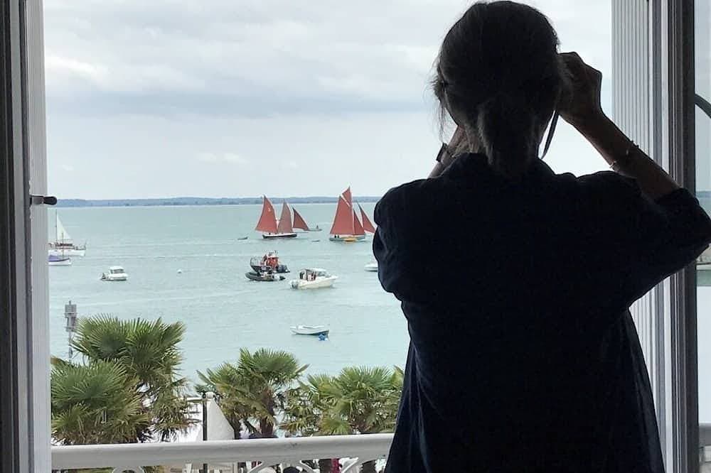 Quai 22 in Cancale: unobstructed view of the sea, facing the bay of Mt-St-Michel 1