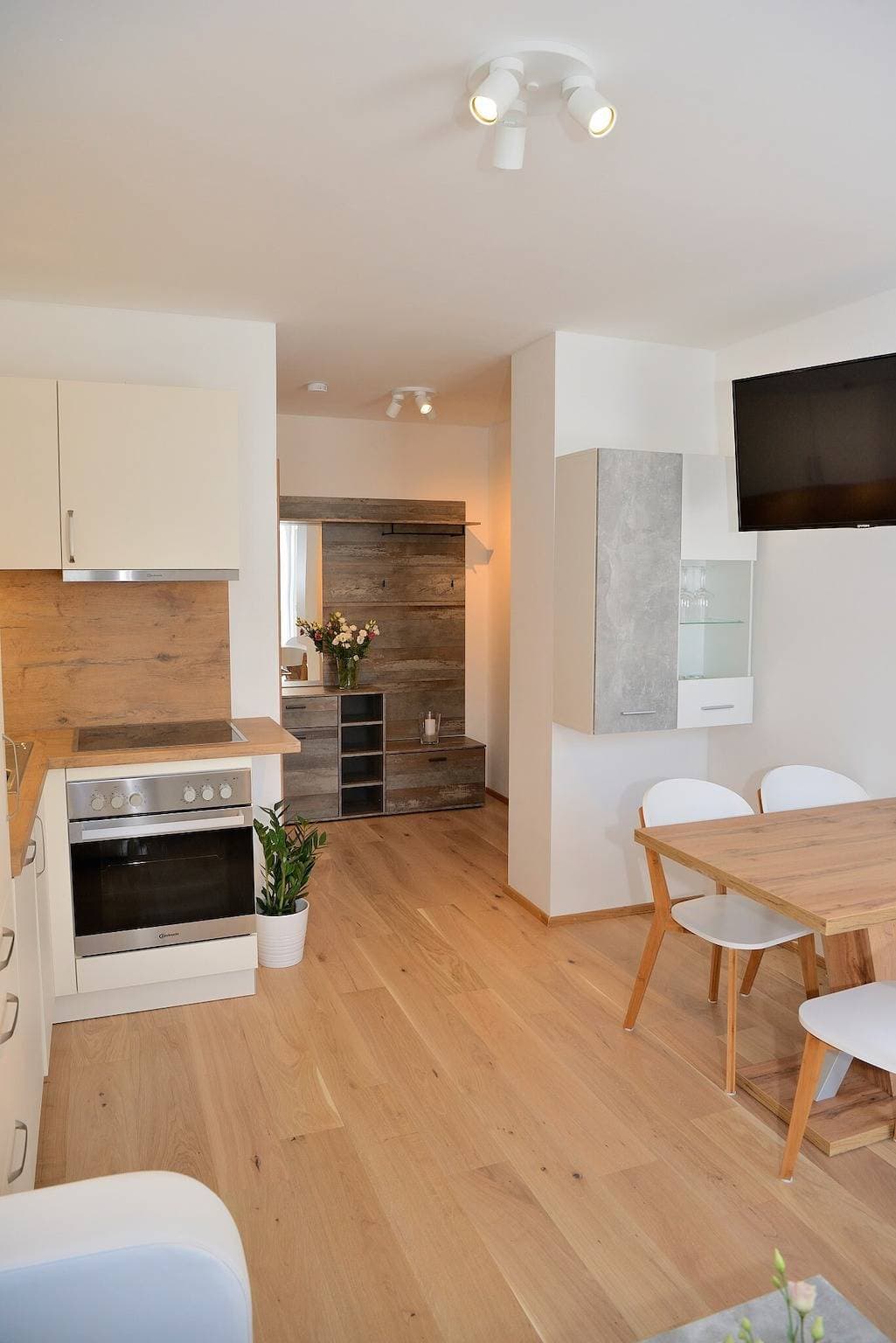Foto 8 von 27: Charmante Ferienwohnung "Blaser" mit WLAN, Garten und Terrasse