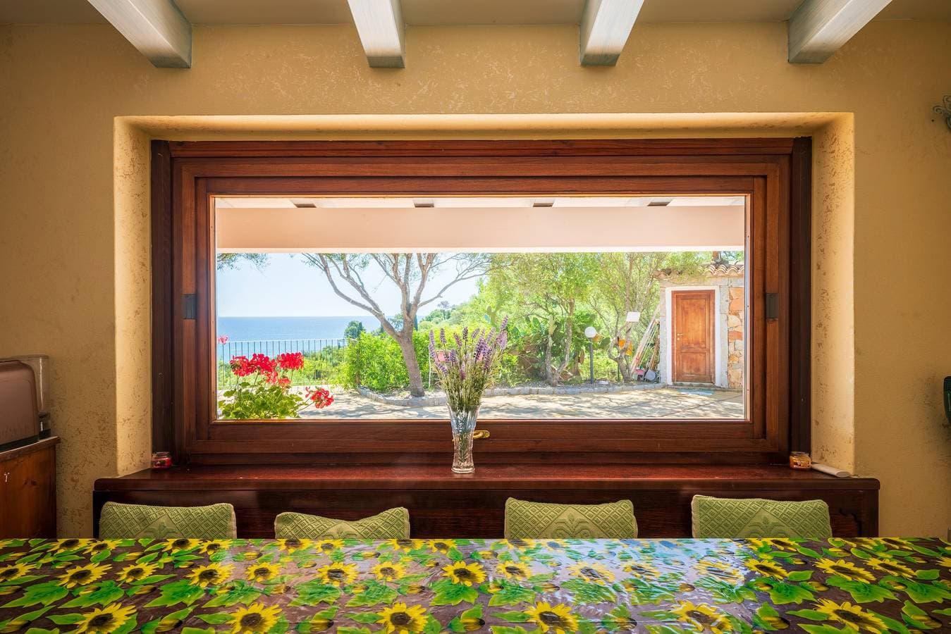 Foto 3 von 34: 'Villa il Panorama di Orrí' mit Meerblick, Garten und Klimaanlage
