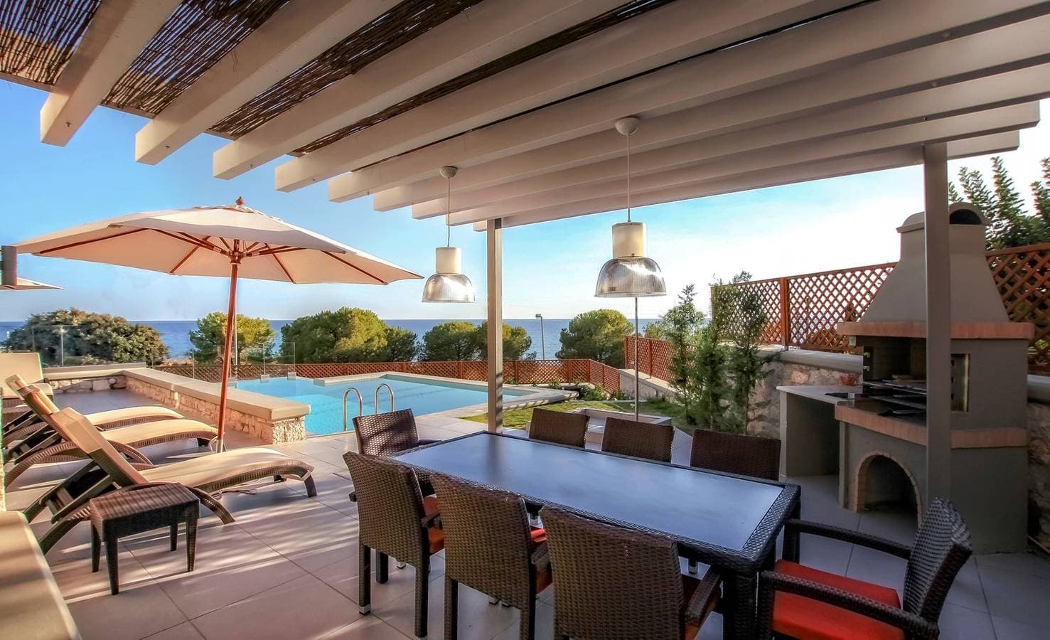 Foto 3 von 30: Executive Rhodes Villa | Villa Luciana | 3 Bedroom with Sea Views | Pefkos