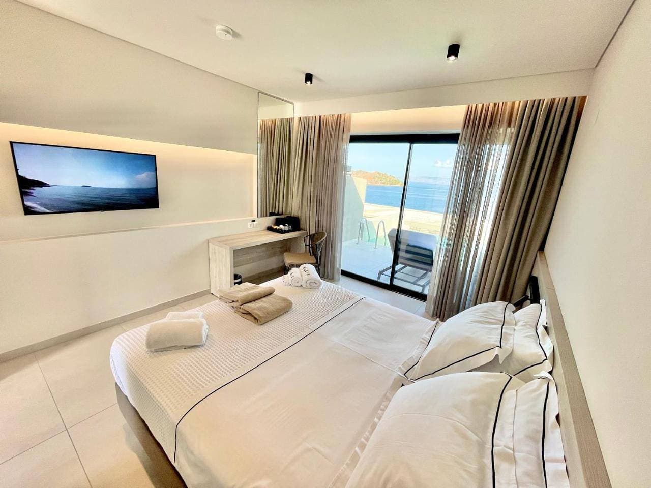 Foto 8 von 11: Standard Room with Private Pool & Sea View