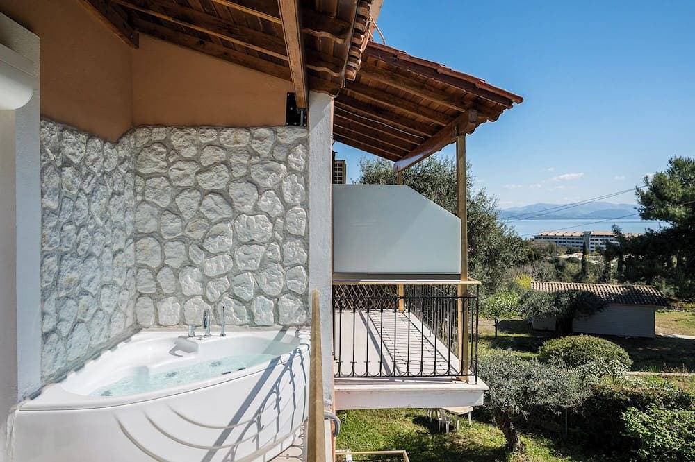 Aloe Seaview Apartment with Hot Tub by Konnect, Dassia 1