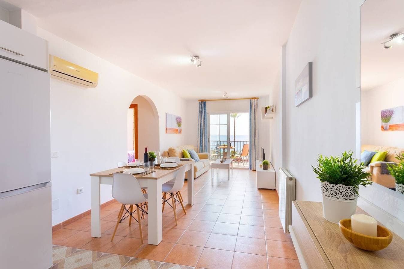 Foto 6 von 41: Ferienwohnung für 4 Personen mit Terrasse