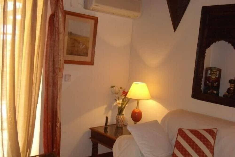 Foto 7 von 30: Fabulous Designer Villa, Own Pool And Gardens, Amazing Views Over Tavira To Sea