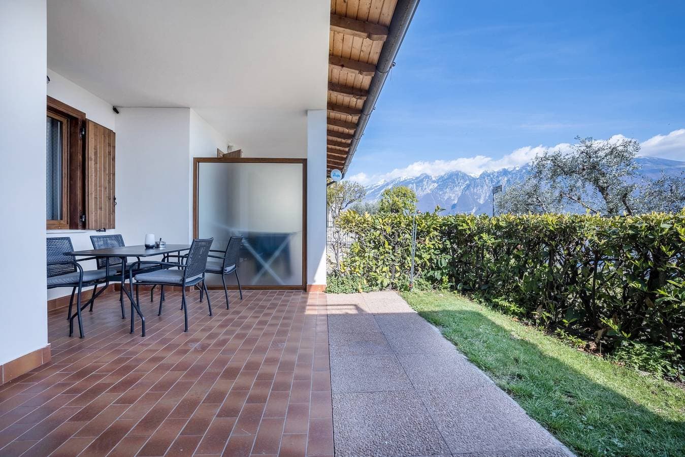 Foto 4 von 37: Neue exklusive Ferienwohnung "Suite Perlago" mit Garten und privatem Whirlpool
