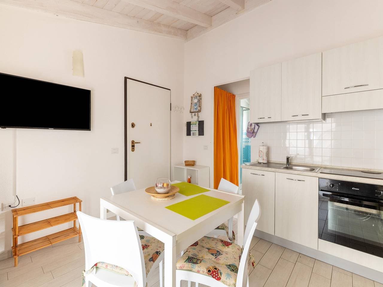 Foto 6 von 32: Dachgeschoss mit Terrasse und Schwimmbad