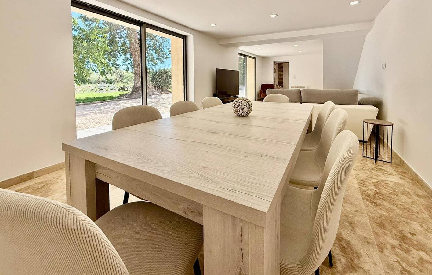 Foto 4 von 22: Gemütliche Wohnung mit Pool, Terrasse & WiFi