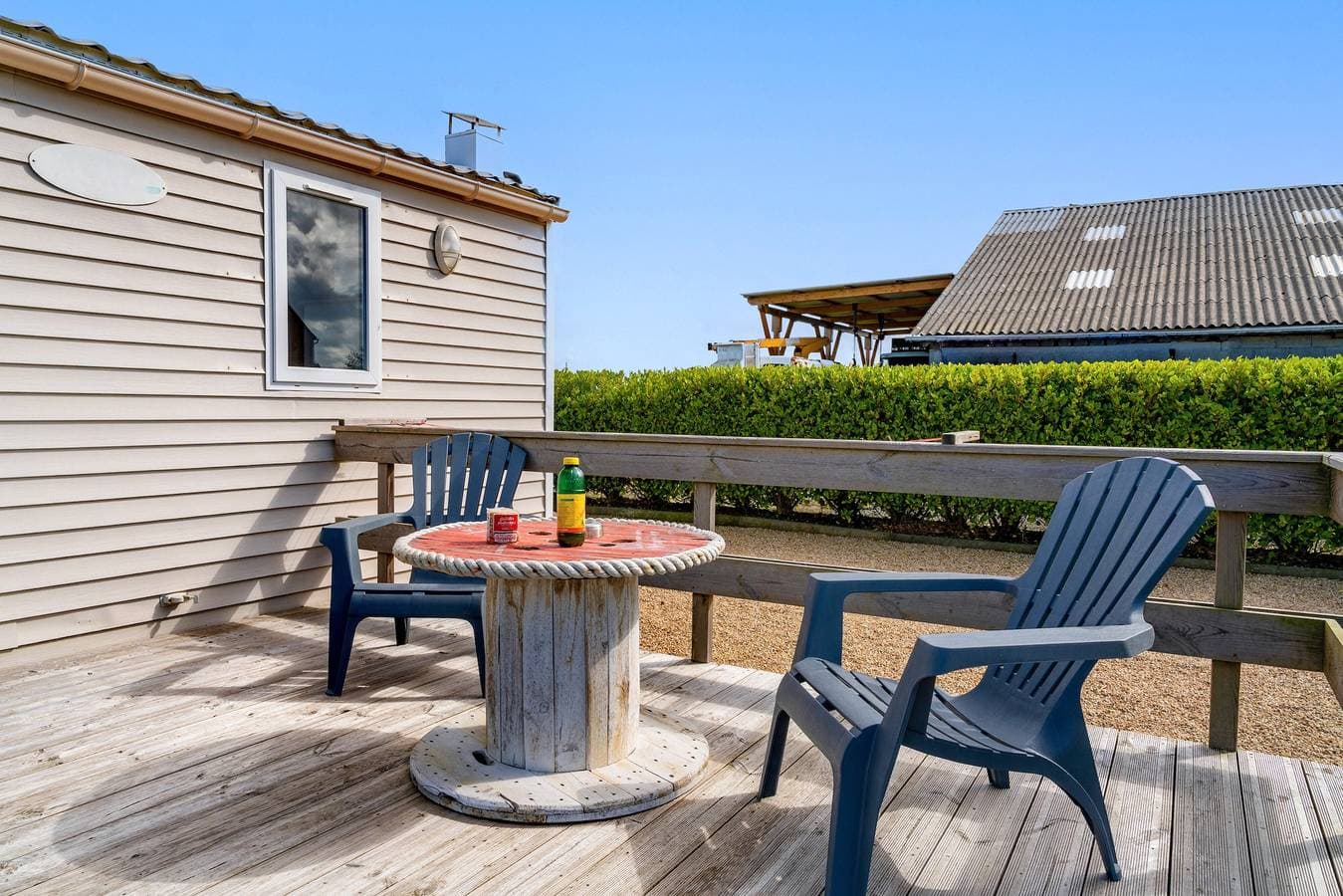 Foto 3 von 24: Mobilheim 'Ty Reuniou' mit Meerblick, privater Terrasse und eigenem Garten