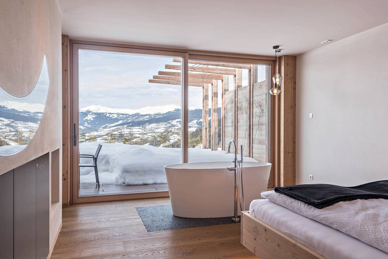Foto 8 von 34: Schöne Ferienwohnung "Aura Chalets Nr 1" mit Bergblick, WLAN & Garten