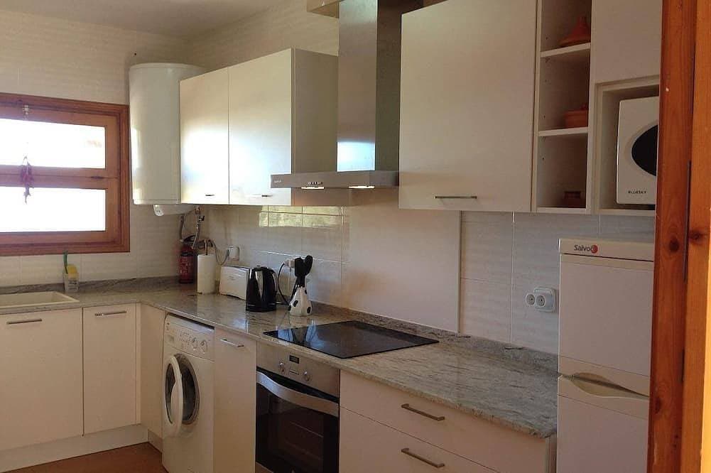 Foto 10 von 27: Geräumige Villa mit Pool, Whirlpool und atemberaubender Lage am Mittelmeer