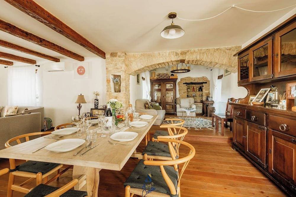 Foto 11 von 30: Rustikale Villa mit Pool für 10 Gäste