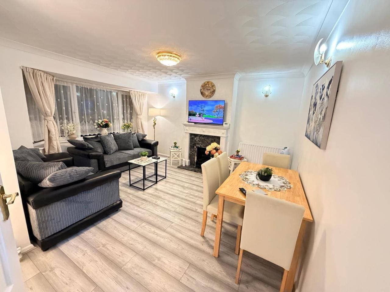 Foto 6 von 31: Lovely Two Double Bedroom Maisonette in Surrey