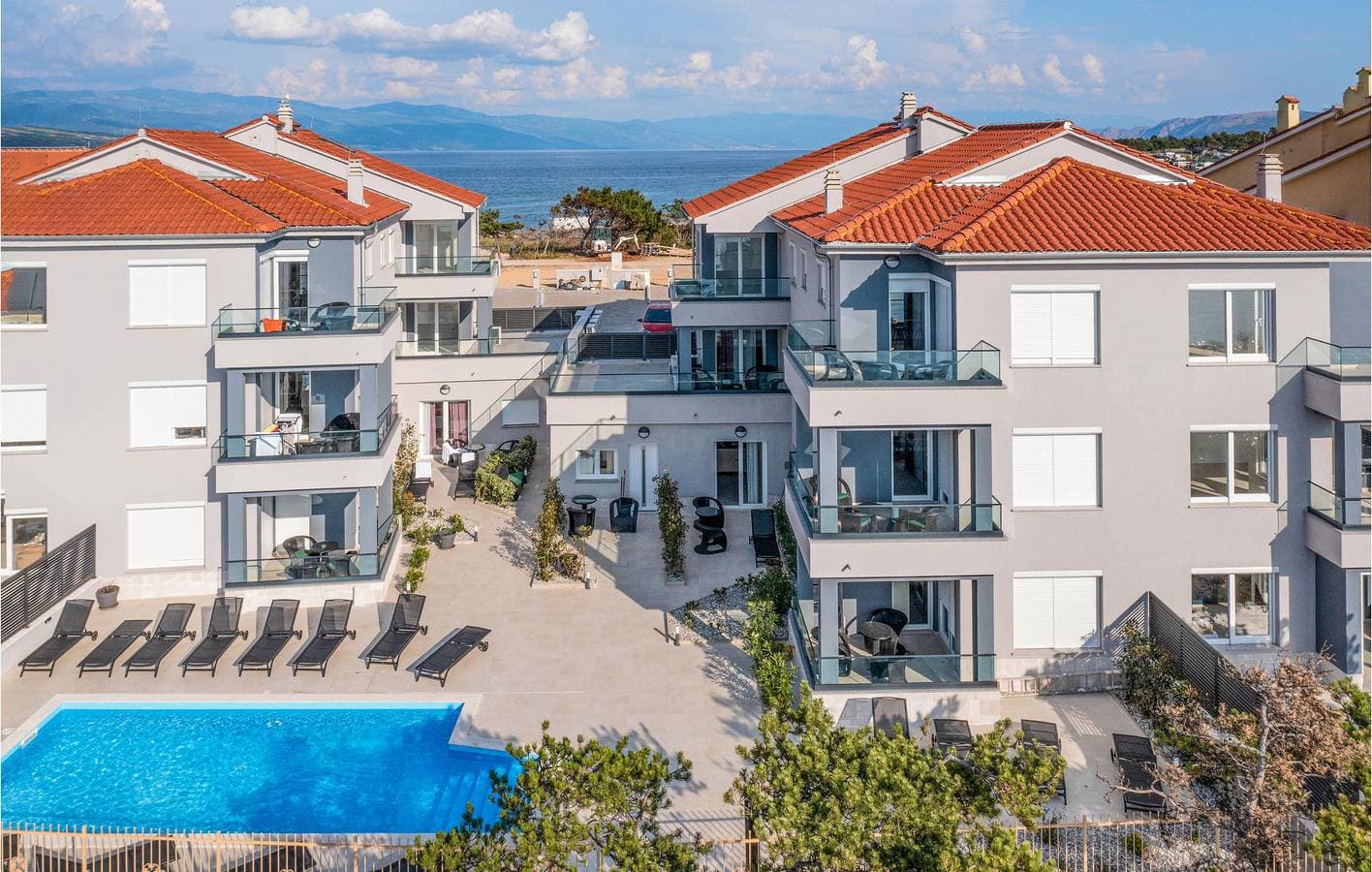 Foto 3 von 33: Gemütliche Ferienwohnung am Meer: WLAN, Pool & Terrasse, 1,5 km zum Strand