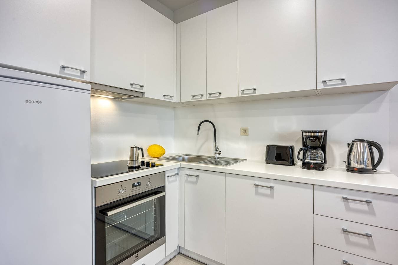 Foto 5 von 19: Cikat Bay Modern Apartment /w Balcony