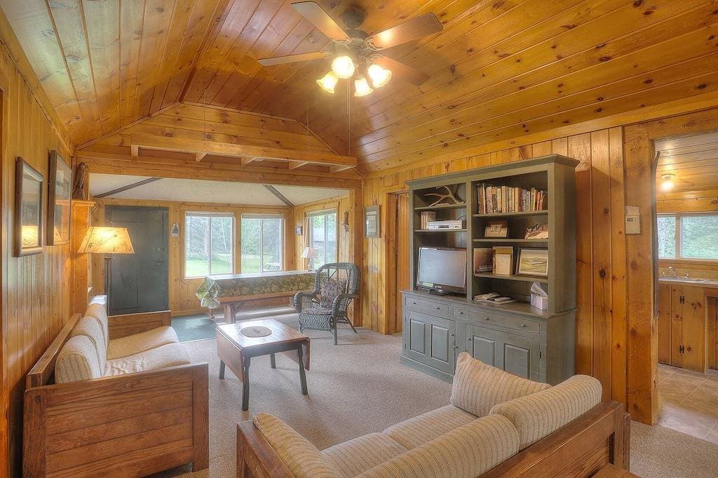 Foto 3 von 31: 4-6 Personen, gemütliche 2-Zimmer-Hütte, offener Wohnraum, neu renoviert