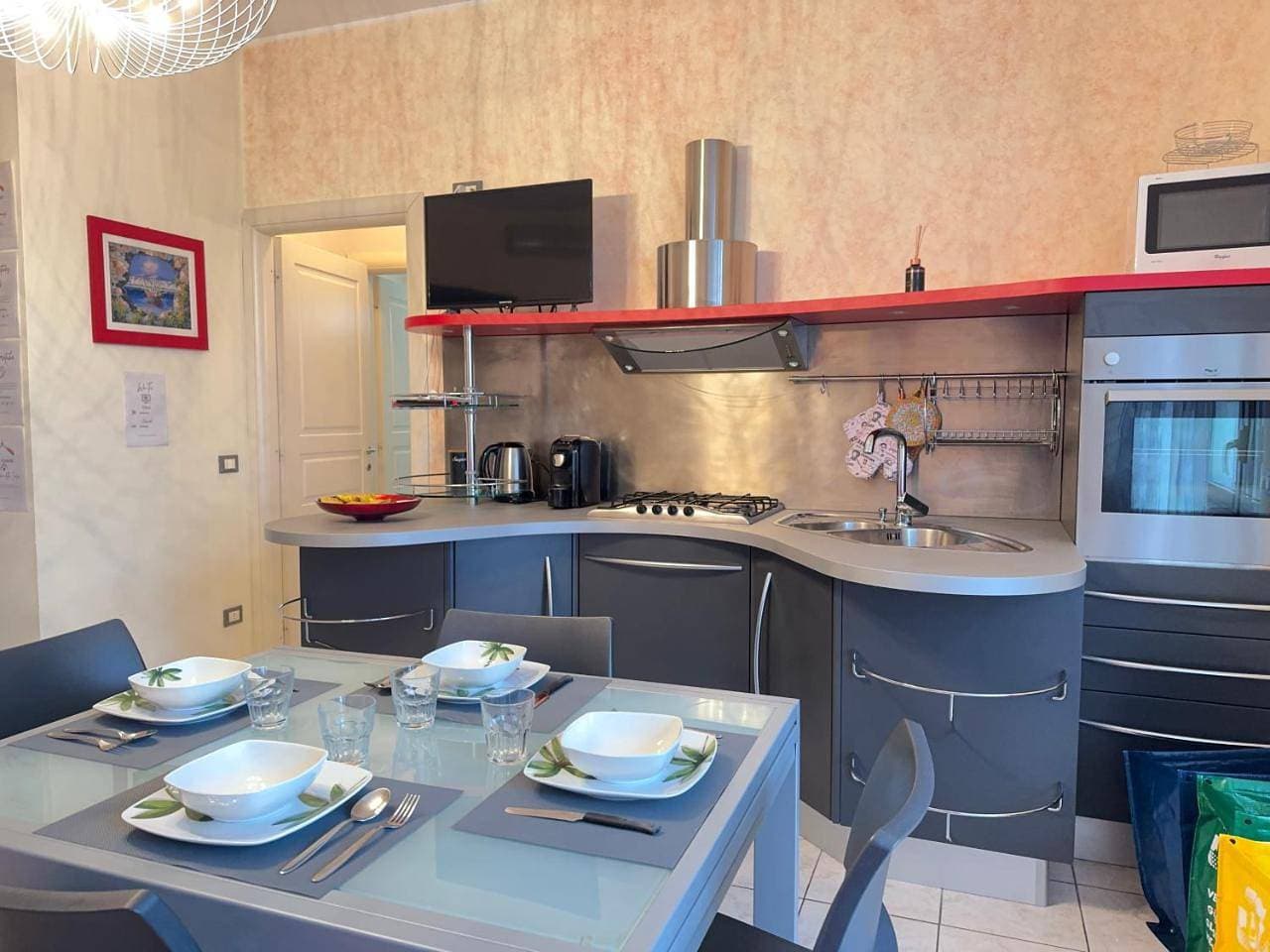 Foto 13 von 24: One-Bedroom Apartment with Balcony and City View