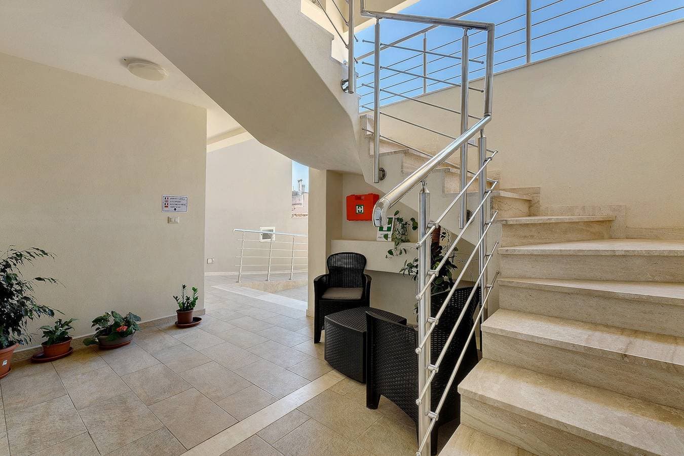 Foto 10 von 28: „Turri Manna Domo 3“: Zimmer mit Balkon, WLAN und Klimaanlage