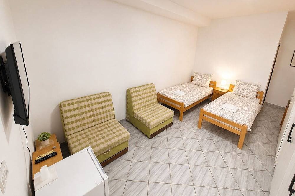 Foto 3 von 6: Budget Room in the Heart of Budva