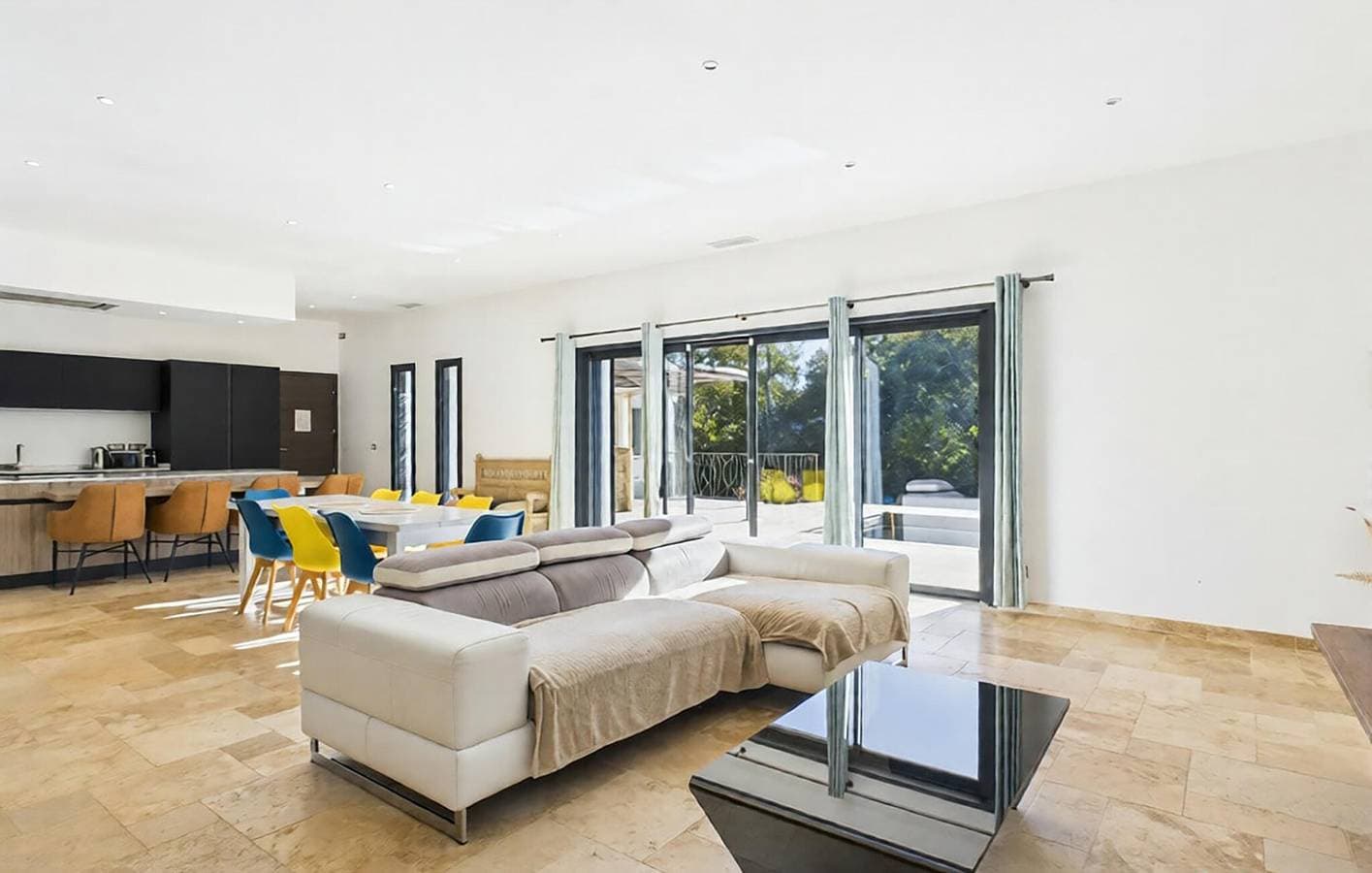 Foto 3 von 25: Luxuswohnung mit Pool, WLAN und Parkplatz – Montauroux