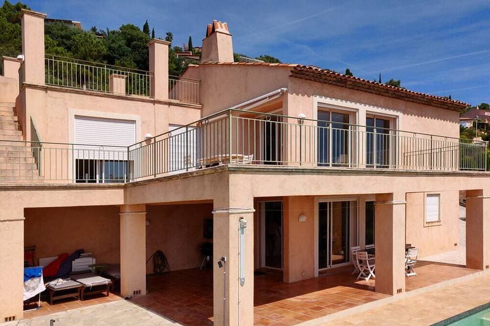 Foto 7 von 27: Wohnvilla mit großem Swimmingpool in Antheor, Südfrankreich