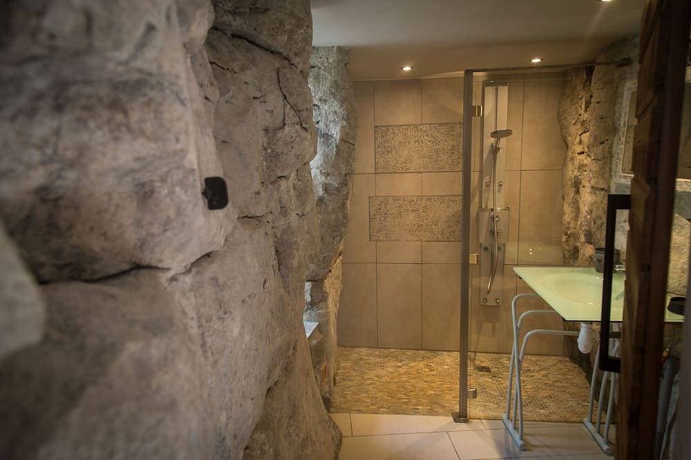 Foto 4 von 13: Unusual accomodation - Cave & pool (2 to 5 p.)