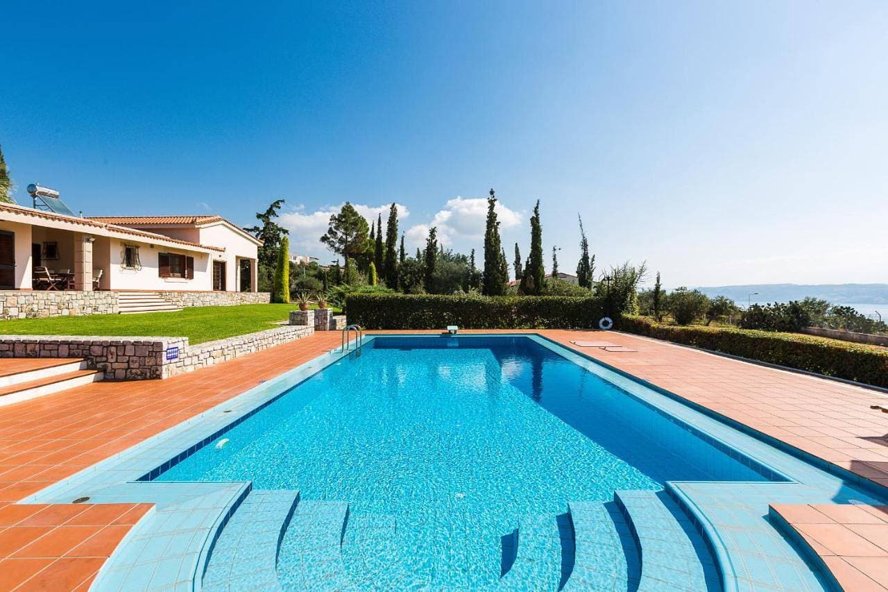 Foto 2 von 5: Villa with Sea View