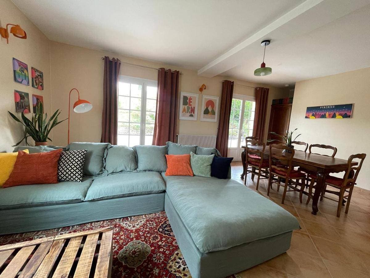 Foto 2 von 27: Three-Bedroom Apartment with View
