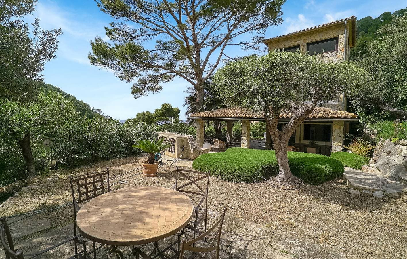 Foto 2 von 29: Appartement mit Meerblick, Pool, Terrasse und Grill - 400m zur Cala d'Estellencs