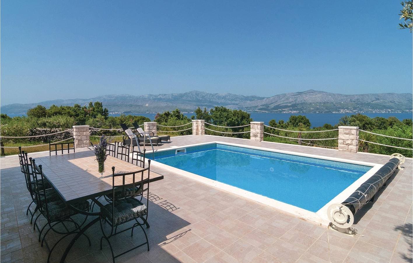Foto 7 von 38: Gemütliche Ferienwohnung mit Pool, Terrasse und 2 km Entfernung zum Strand