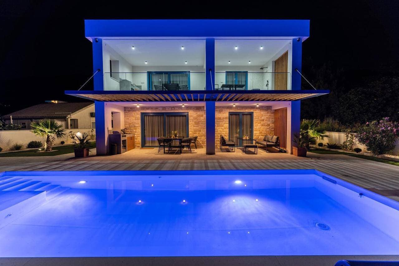 Foto 5 von 118: Villa with Private Pool