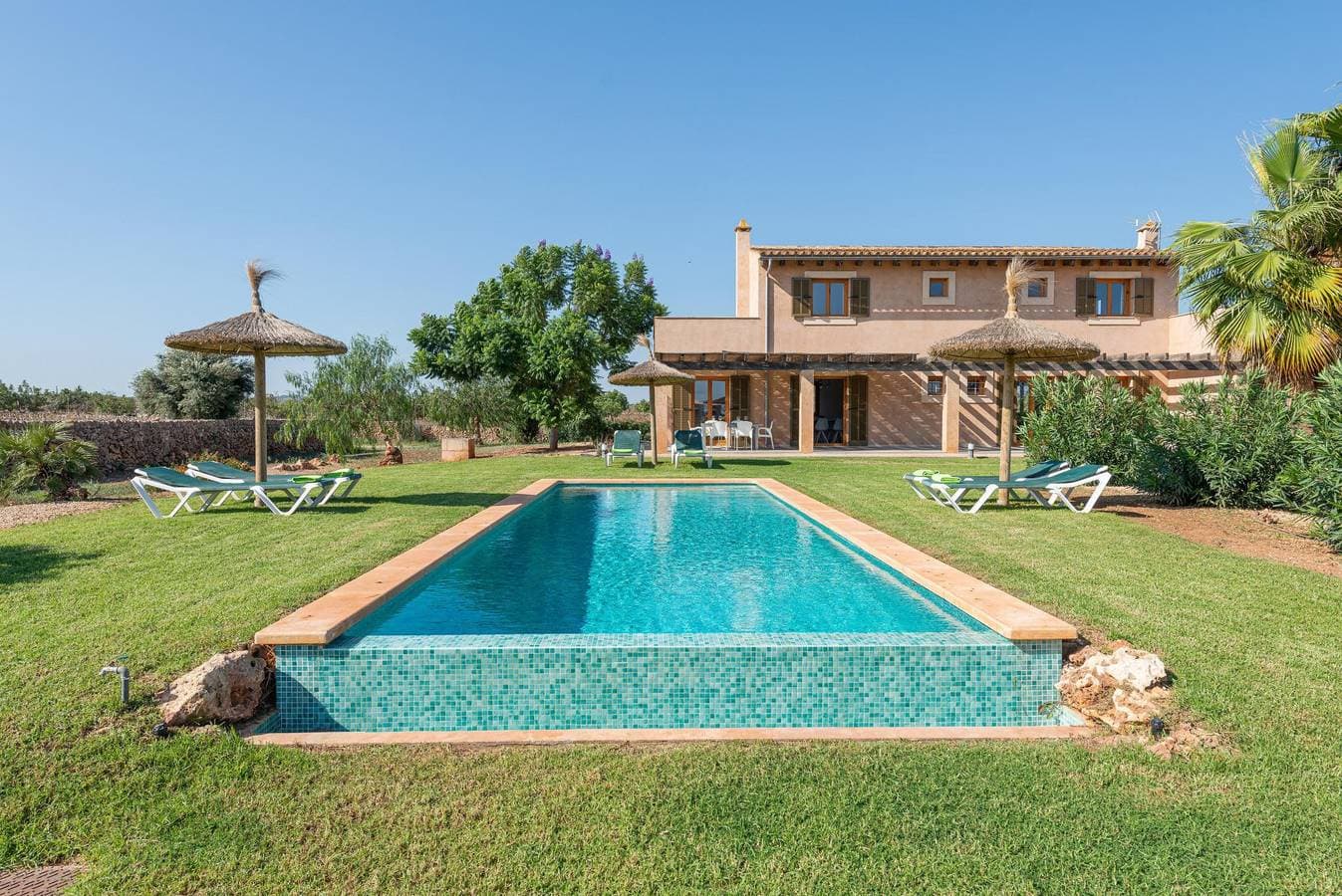 Foto 2 von 36: Es Regalo - Pérgola - Wunderschöne Villa mit privatem Schwimmbad und kostenlosem W-Lan.