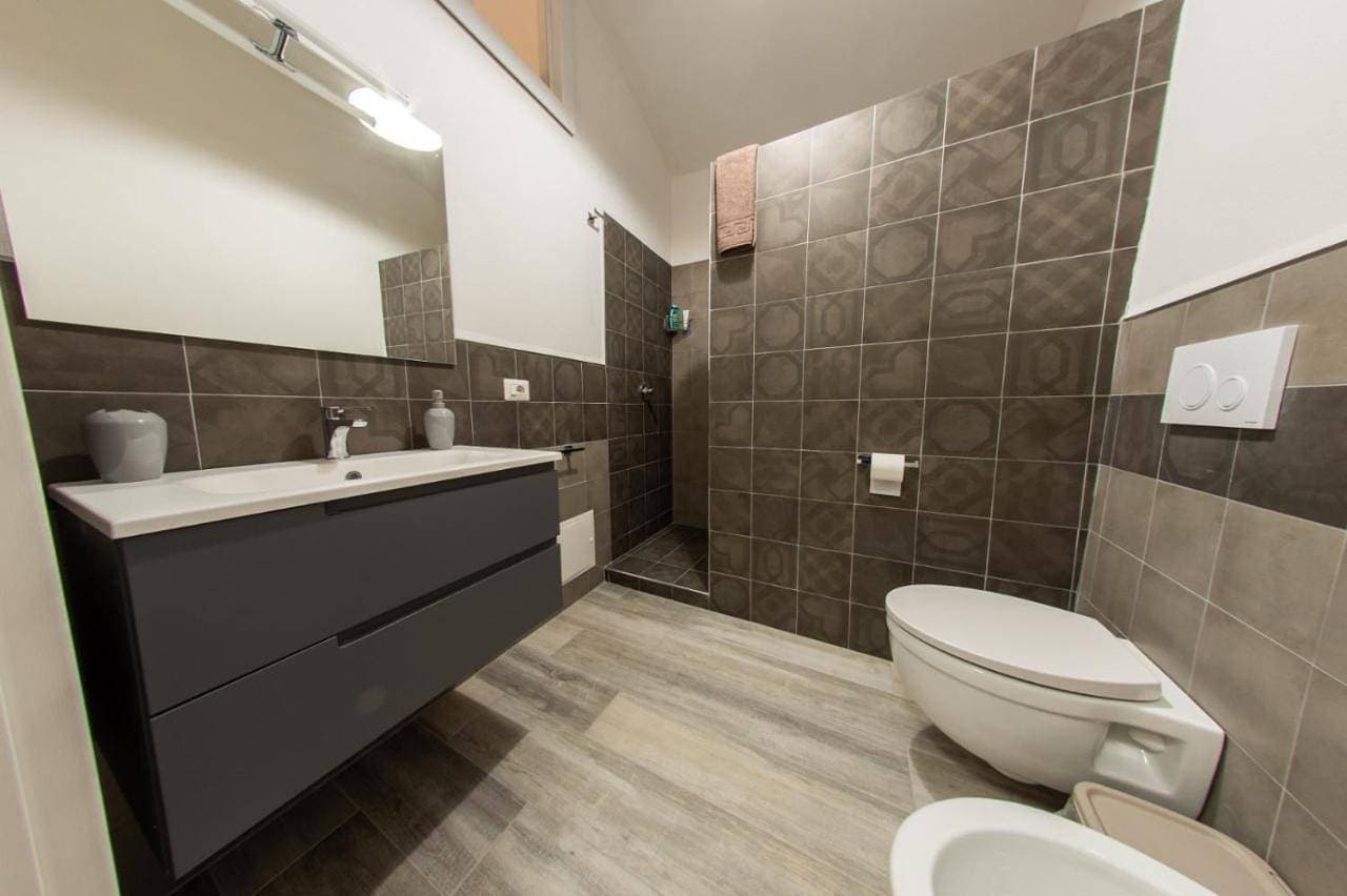 Foto 7 von 10: Double Room with Private Bathroom