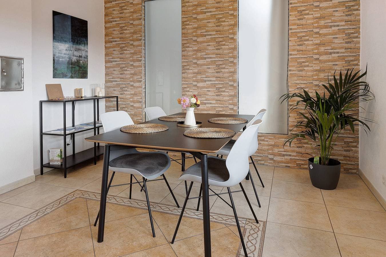 Foto 4 von 17: Moderne Ferienwohnung mit Seeblick und Balkon direkt am Bodensee-Radweg