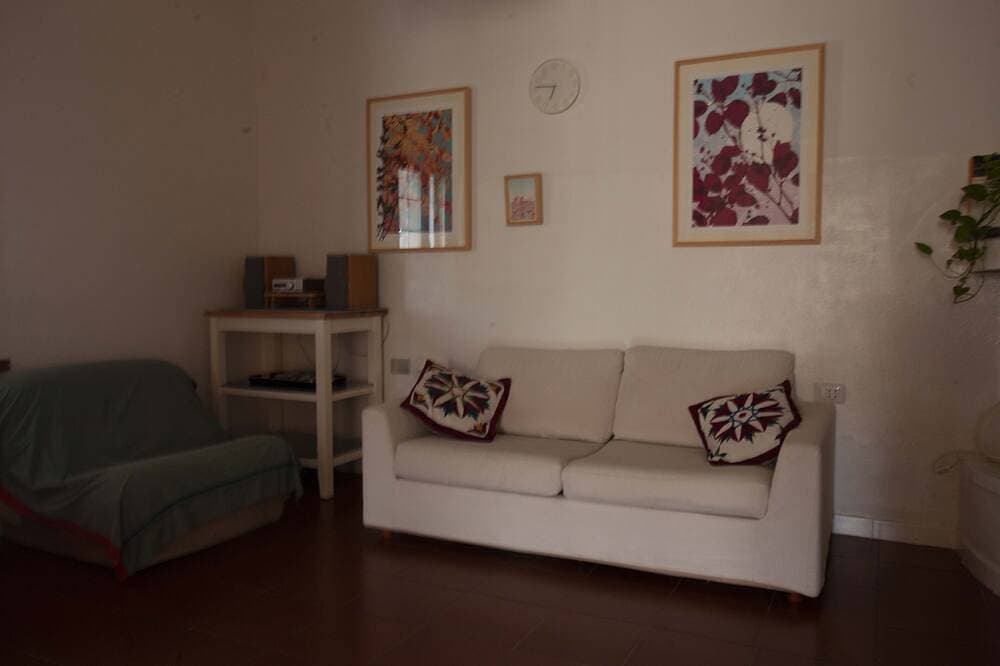 Foto 12 von 30: Villa Paolina: private pool, large shady patio, front garden.