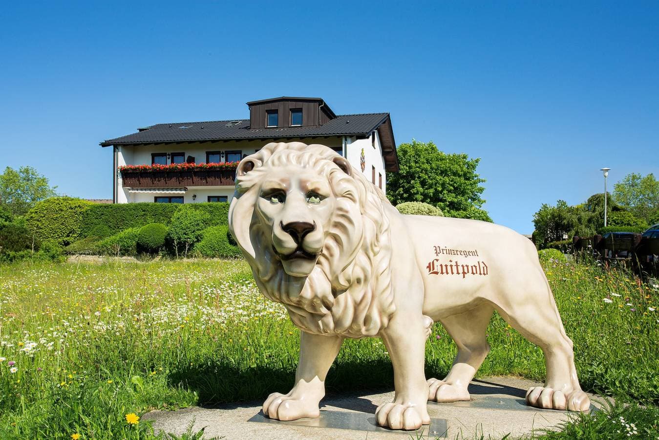 Foto 2 von 24: Prinzregent Luitpold Hotel garni - Komfort-Doppelzimmer mit Balkon