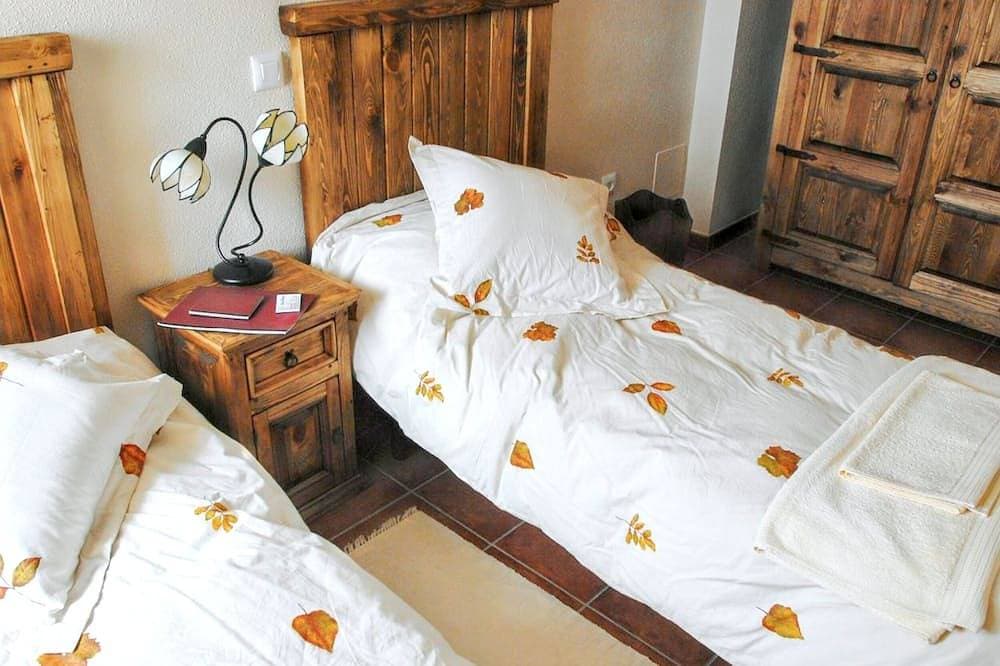 Foto 4 von 30: Homerez - Haus in Ávila, privater Parkplatz