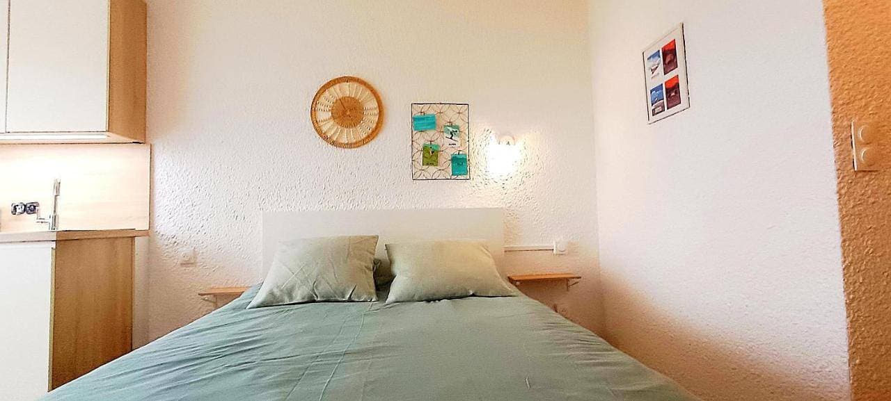 studio cosy vue lac, avec piscine et tennis 1