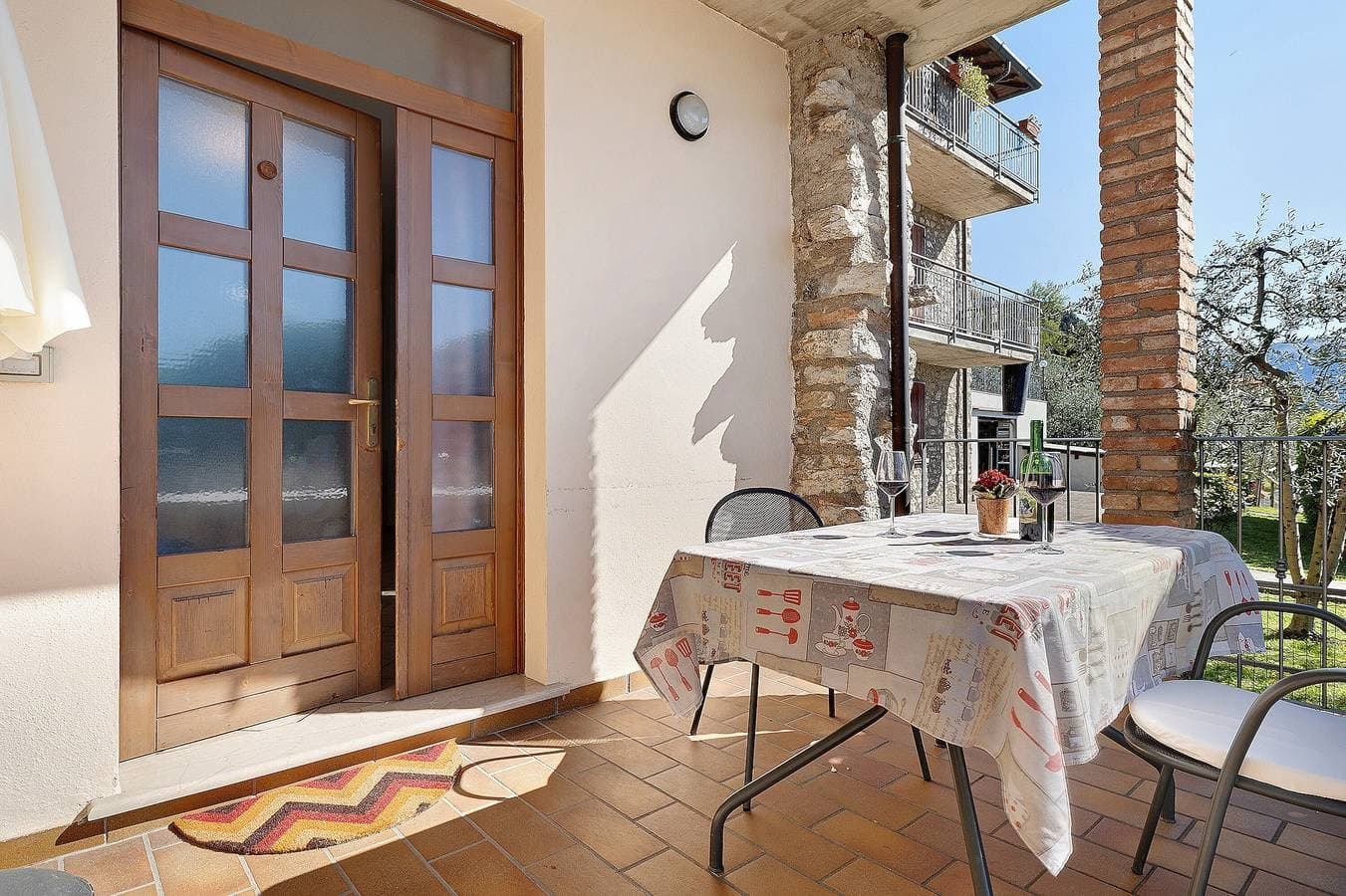Foto 4 von 34: Ferienwohnung 'Rustico Spagnol 3' mit Seeblick, Pool und WLAN