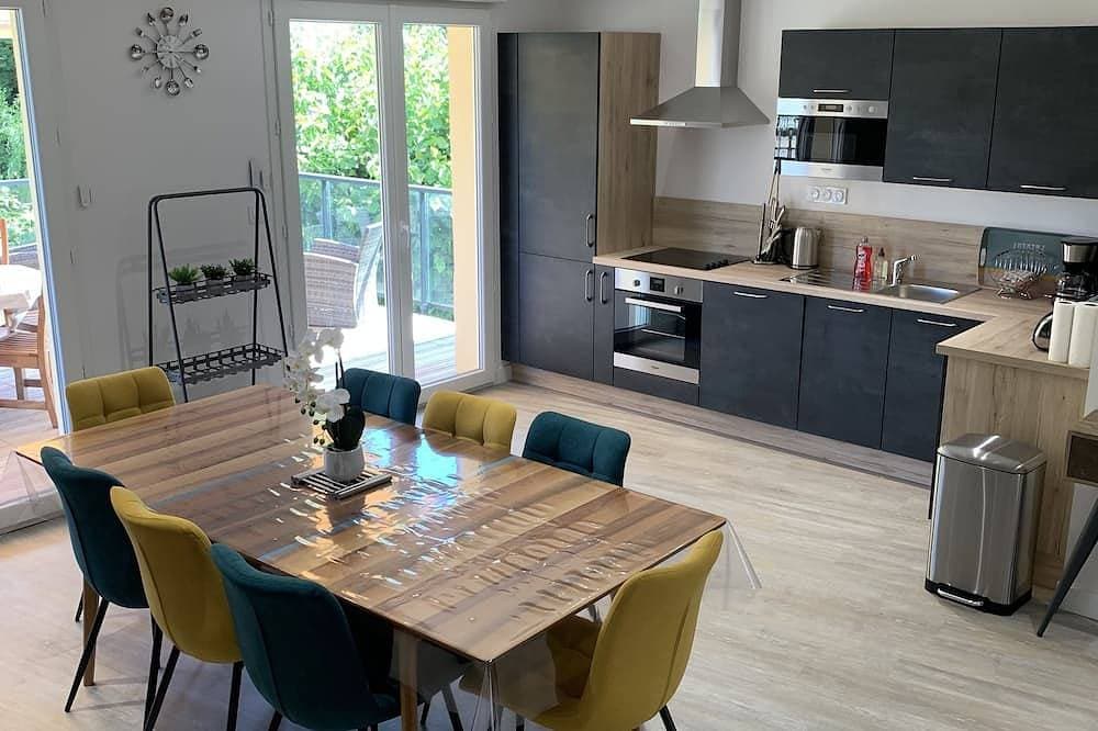 4-Bedroom Village House Sleeps 8 1