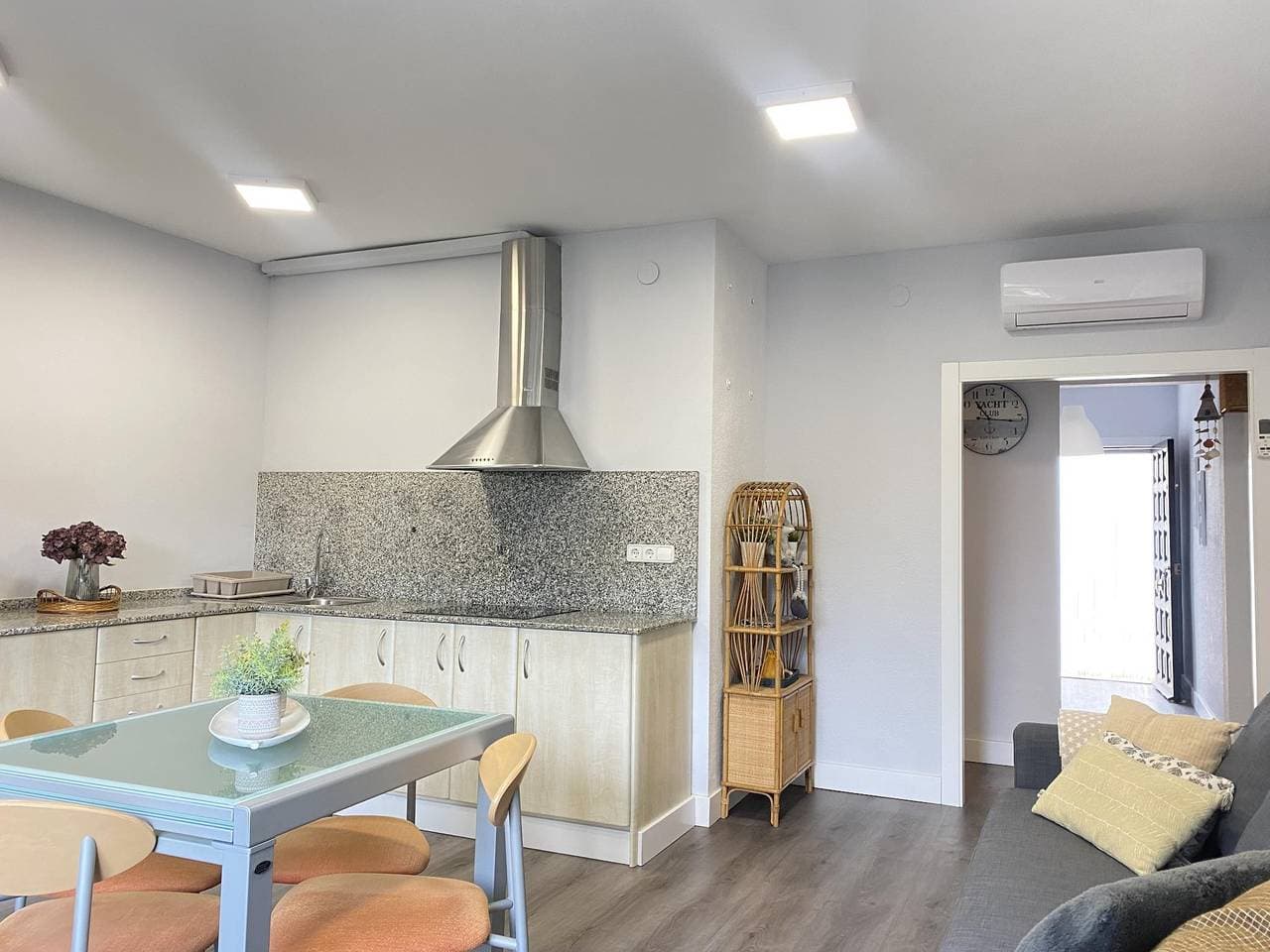 Foto 10 von 22: Ferienwohnung für 5 Personen mit Balkon/Terrasse