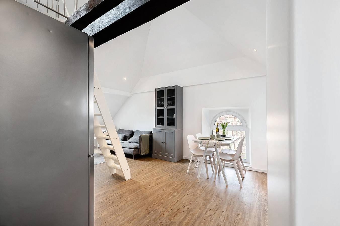 Foto 4 von 15: Ferienwohnung "Adlernest Mit Weinbergblick" mit Bergblick und WLAN