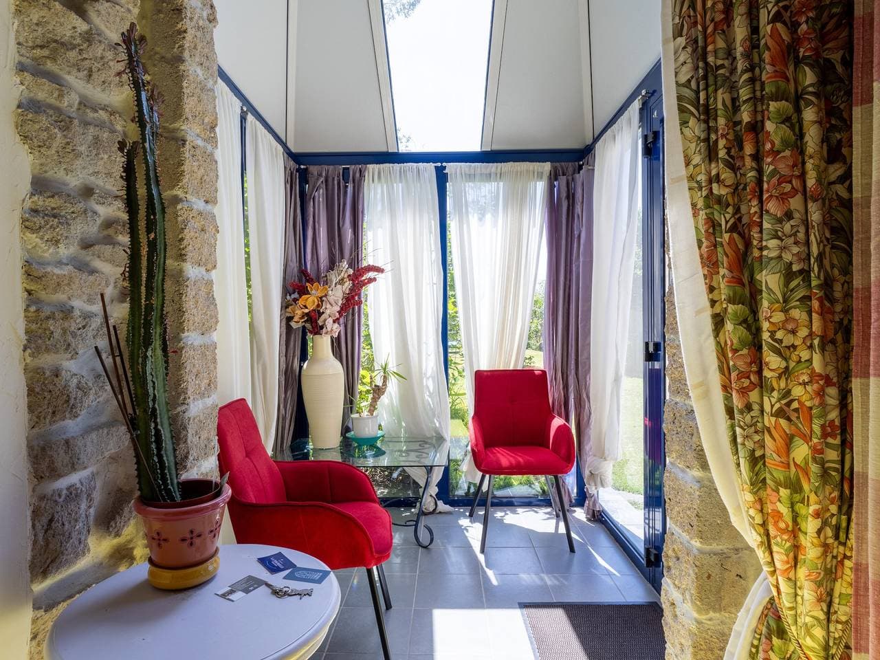 Foto 2 von 25: Gästezimmer 'Chambre Ty Ellen' mit Gemeinschaftsgarten und WLAN