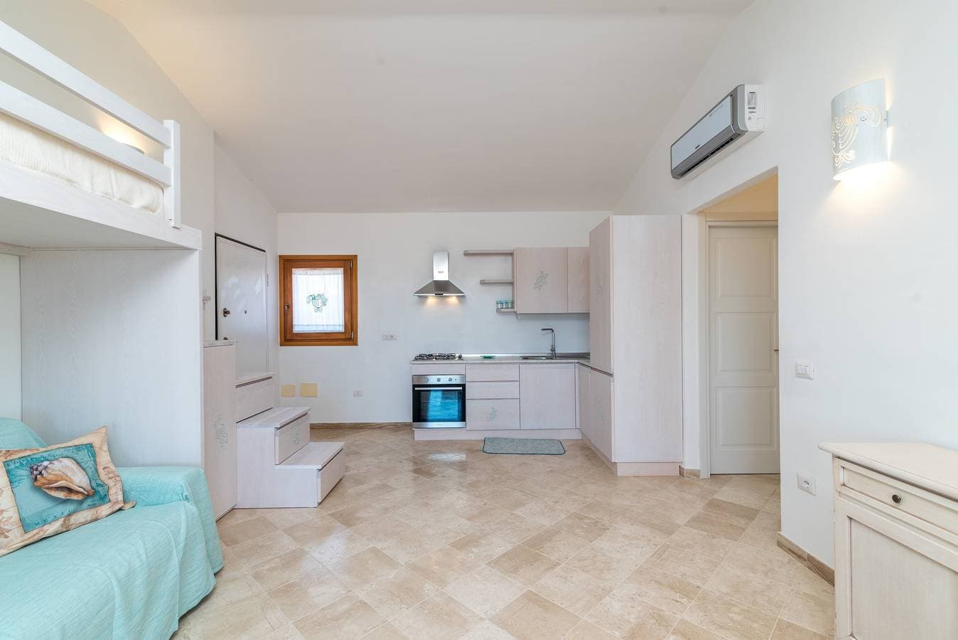 Foto 13 von 27: Ferienwohnung "La Pavoncella" mit Meerblick, privater Terrasse und Klimaanlage